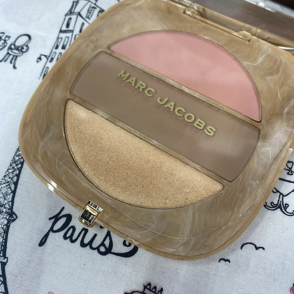 Marc Jacobs O!MEGA X THREE Blush,Bronze & Highlight Shade 200 TAN-TASTIC GLO!